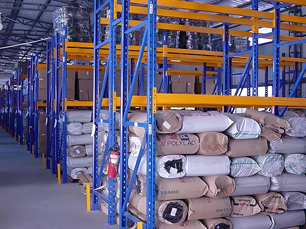 如何判断仓储货架的质量和安全性