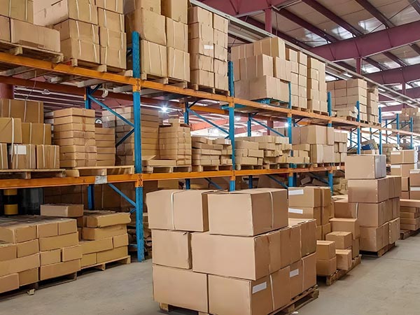 如何优化仓库货架的布局和流程