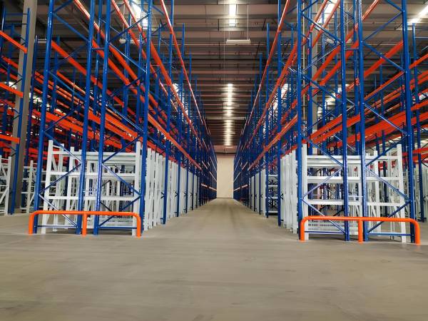 如何根据仓库高度设计重型货架层数